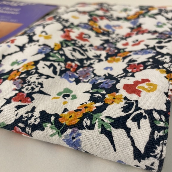 BB & B Wild Sage Table Runner - Picture 8 of 8